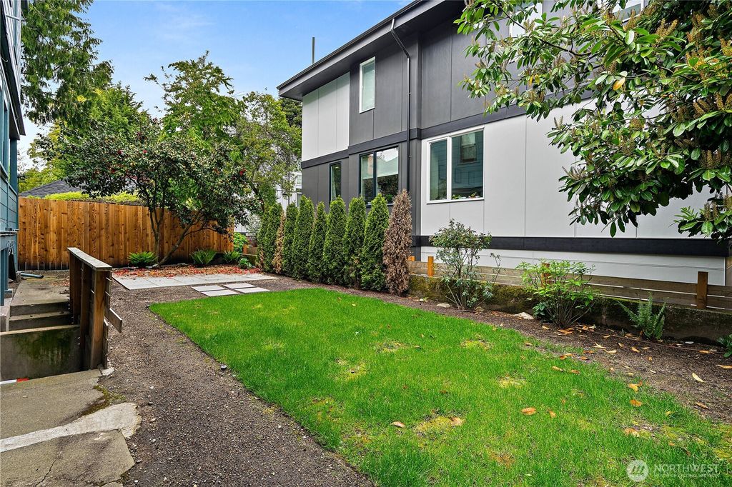 Photo of 612 Malden Avenue E, Seattle, WA 98112 (MLS # 2410696)