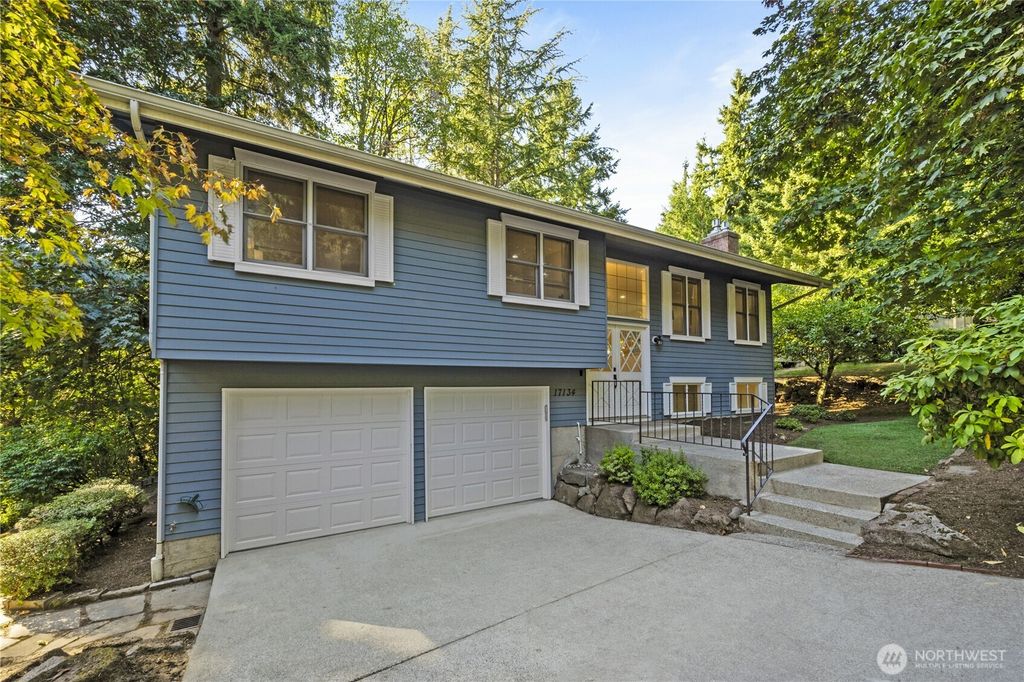 Photo of 17134 NE 84th Street, Redmond, WA 98052 (MLS # 2433640)