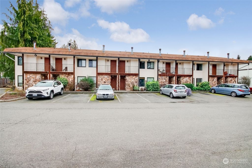 Photo of 7812 196th Street SW #B4, Edmonds, WA 98026 (MLS # 2053697)