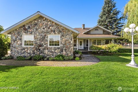 Photo of 8204 Midvale Road, Yakima, WA 98908 (MLS # 2516400)