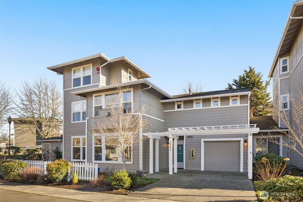 Photo of 22495 SE 37th Terrace #1391, Issaquah, WA 98029 (MLS # 2469298)