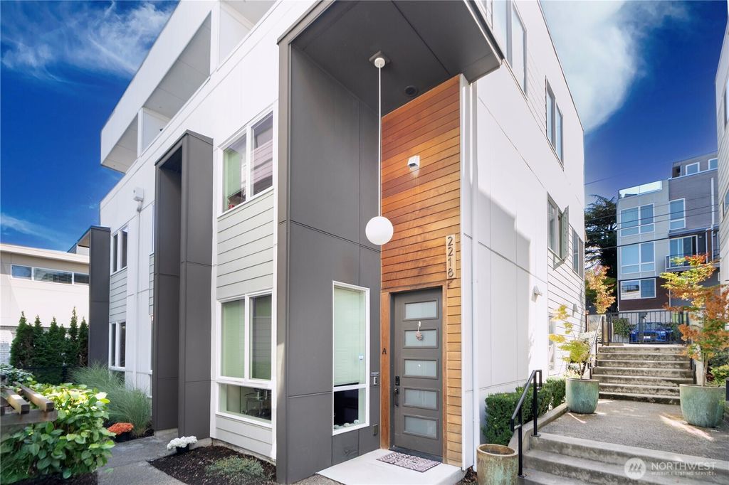 Photo of 2218 Franklin Avenue E #C, Seattle, WA 98102 (MLS # 2434989)