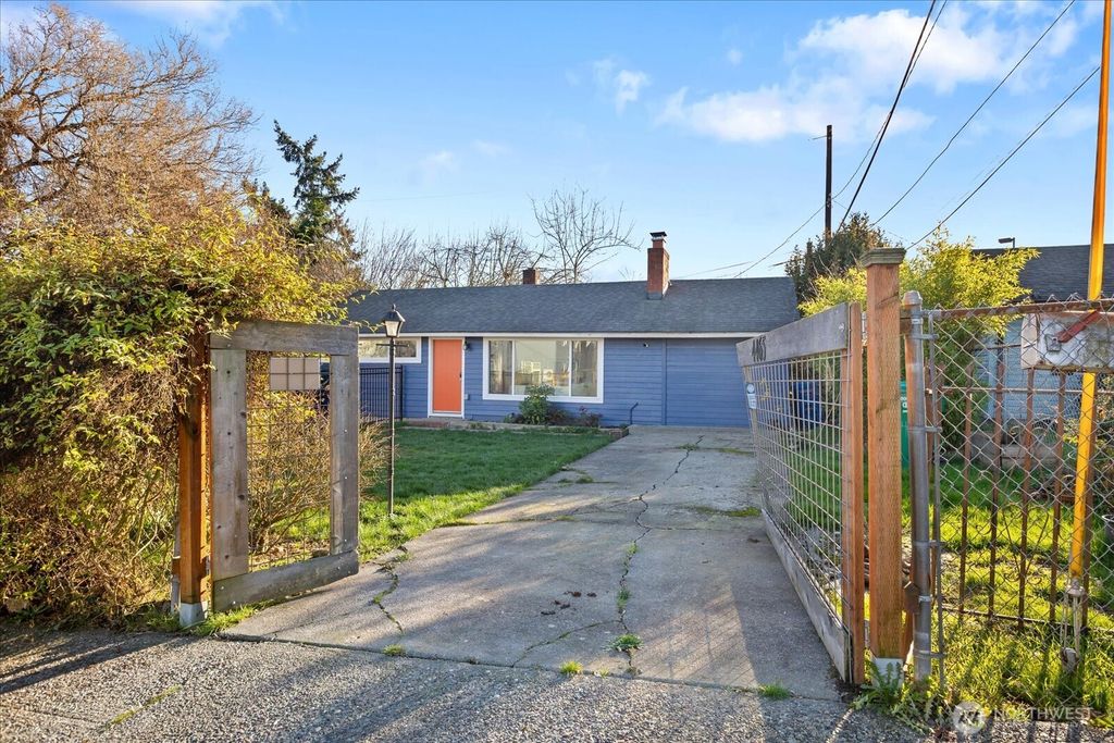Photo of 4465 S Rose Street, Seattle, WA 98118 (MLS # 2470597)