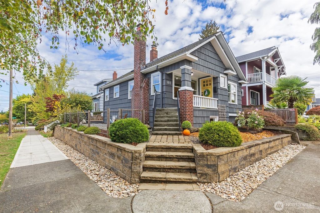Photo of 102 NE 60th Street, Seattle, WA 98115 (MLS # 2438864)