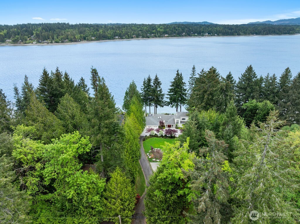 3236 Gravelly Beach Loop NW
