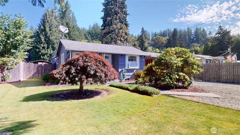 Photo of 521 E Magnolia Avenue, Burlington, WA 98233 (MLS # 2555282)