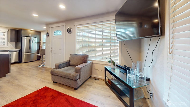 521 E Magnolia Avenue