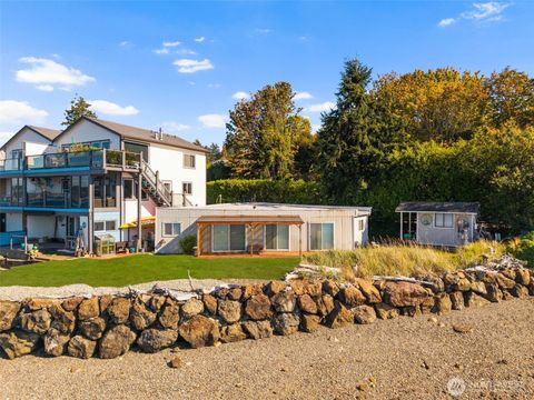 Photo of 2711 Day Island Boulevard W, University Place, WA 98466 (MLS # 2460902)
