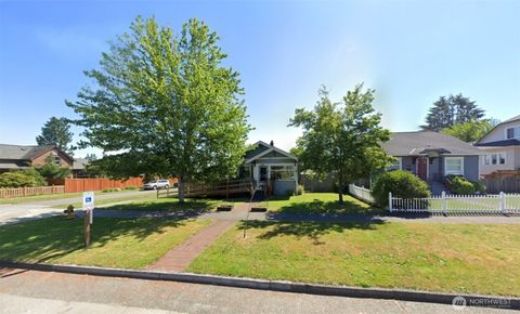 Photo of 2001 Rainier Avenue, Everett, WA 98201 (MLS # 2485956)