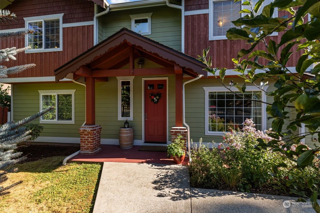 Photo of 4243 NE 107th Street, Seattle, WA 98125 (MLS # 2290565)
