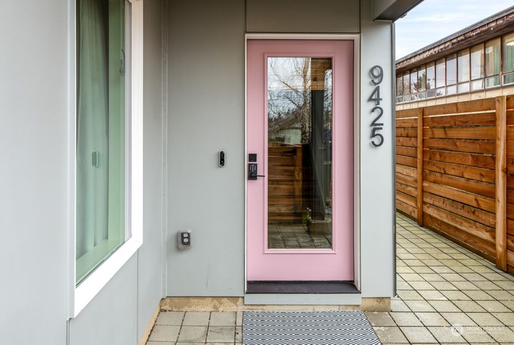 Photo of 9425 18th Avenue SW, Seattle, WA 98106 (MLS # 2204745)