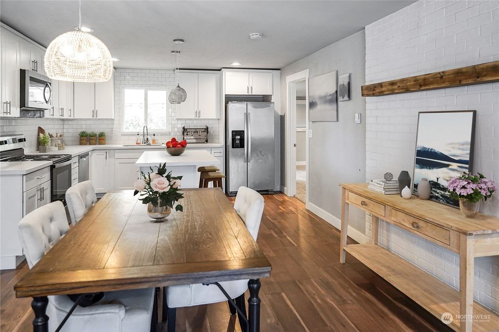 Photo of 808 NE Camas Avenue, Renton, WA 98056 (MLS # 2240293)