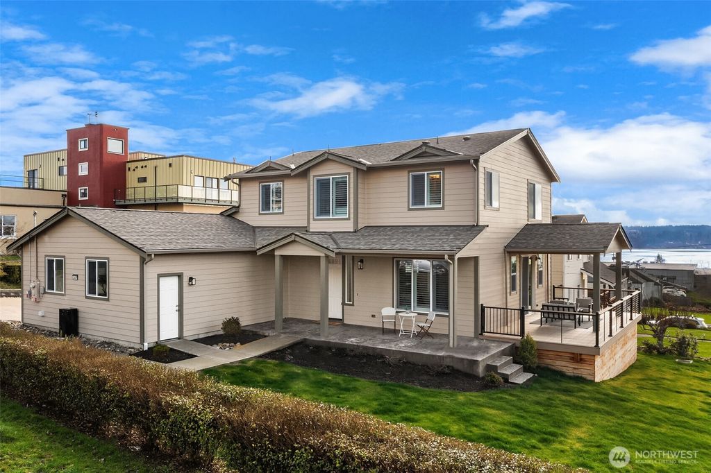 Photo of 2401 E 16th Street, Bremerton, WA 98310 (MLS # 2515989)