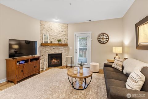 Photo of 4118 148th Street SW #E1, Lynnwood, WA 98087 (MLS # 2469676)