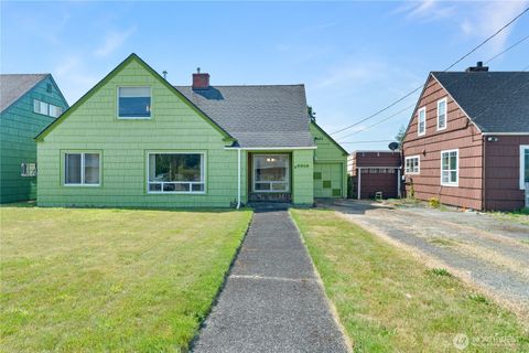 Photo of 2315 Pacific Avenue, Aberdeen, WA 98520 (MLS # 2558632)