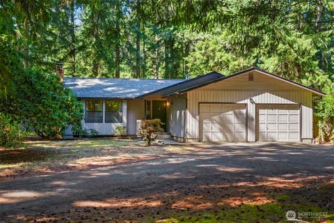 Photo of 940 9th Avenue, Fox Island, WA 98333 (MLS # 2571508)