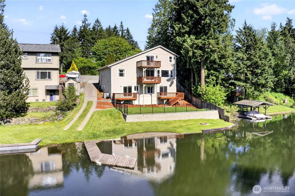 Photo of 4120 218th Avenue East AVE, Lake Tapps, WA 98391 (MLS # 2524512)