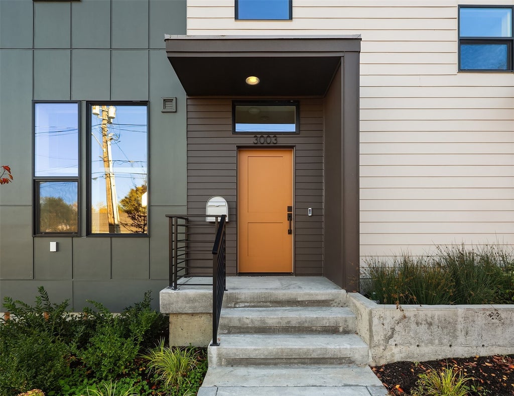 Photo of 3003 S Dakota Street, Seattle, WA 98108 (MLS # 2595203)