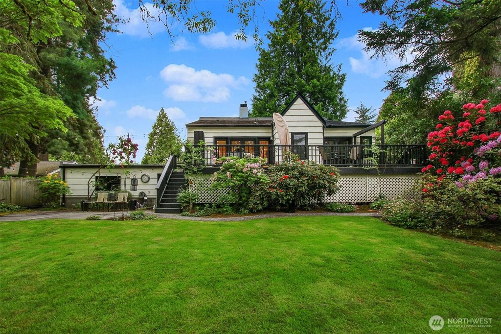 Photo of 3027 NE 91st Street, Seattle, WA 98115 (MLS # 2484901)