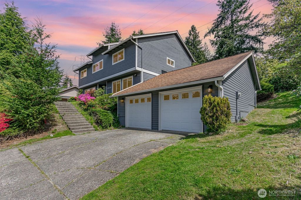 Photo of 4920 123rd Place SE, Bellevue, WA 98006 (MLS # 2365517)