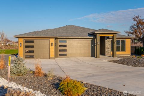 Photo of 2053 H.2 Road, Moses Lake, WA 98837 (MLS # 2448600)