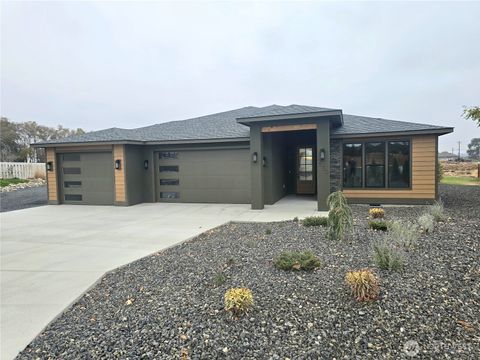 Photo of 2053 H.2 Road, Moses Lake, WA 98837 (MLS # 2448600)