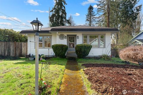 Photo of 1407 Thurston Avenue NE, Olympia, WA 98506 (MLS # 2492146)