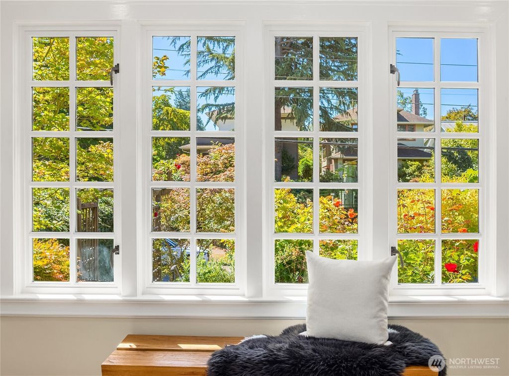 Photo of 2020 E Lynn Street, Seattle, WA 98112 (MLS # 2416281)