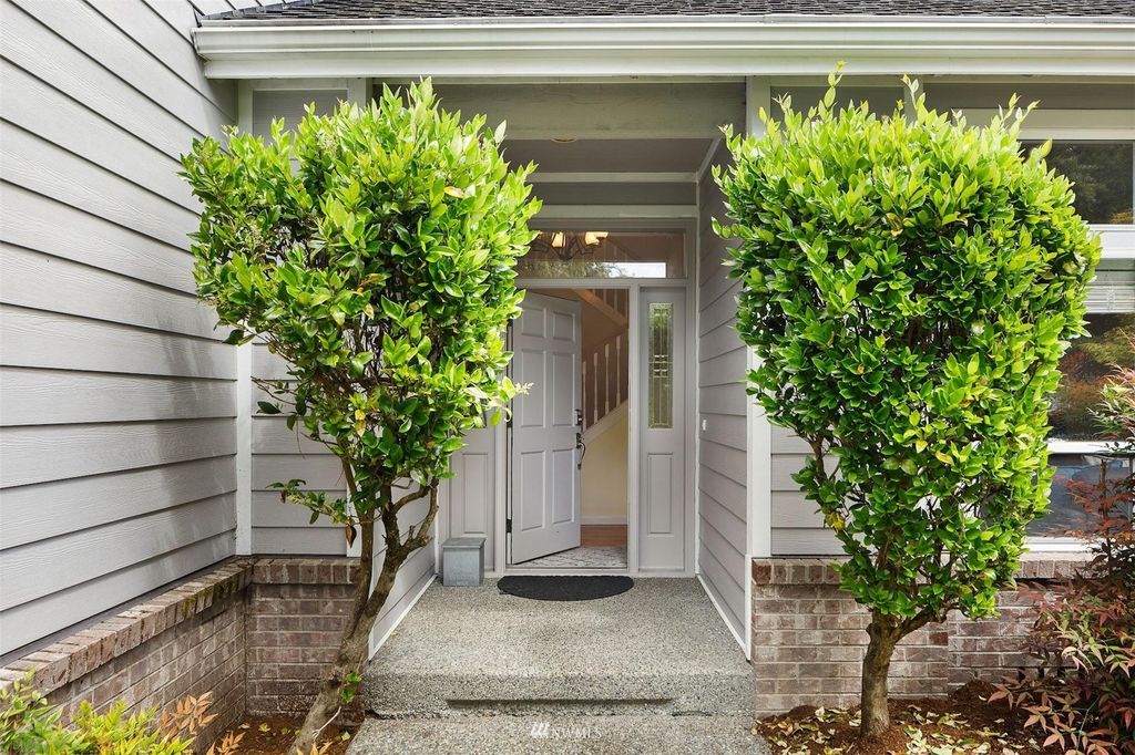 Photo of 2630 233rd Avenue SE, Sammamish, WA 98075 (MLS # 1975868)