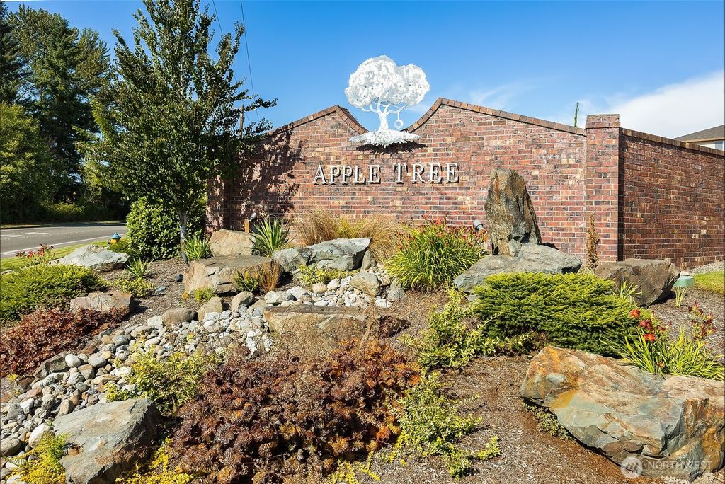 Photo of 4620 145th Place SE, Snohomish, WA 98296 (MLS # 2410638)