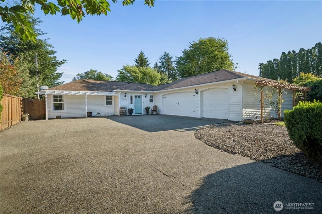 Photo of 33331 SE 42nd Street, Fall City, WA 98024 (MLS # 2576683)