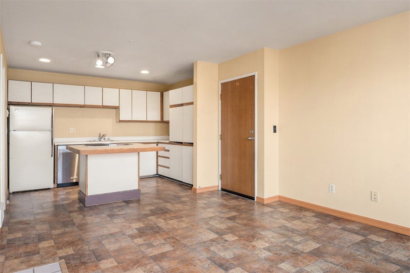 211 Summit Avenue E 403