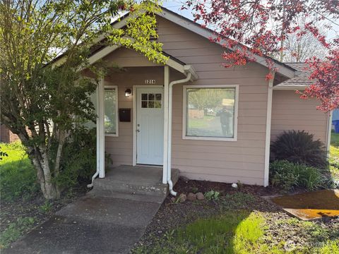 Photo of 1216 N 1ST Avenue, Kelso, WA 98626 (MLS # 2509437)