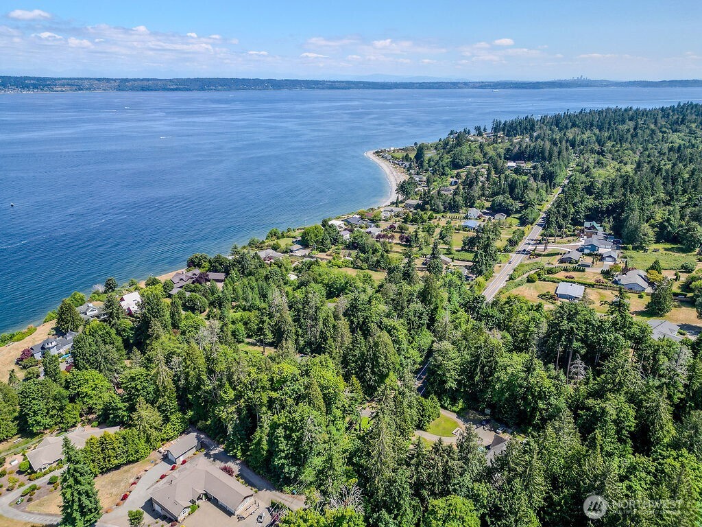 23065 Jefferson Point Road NE