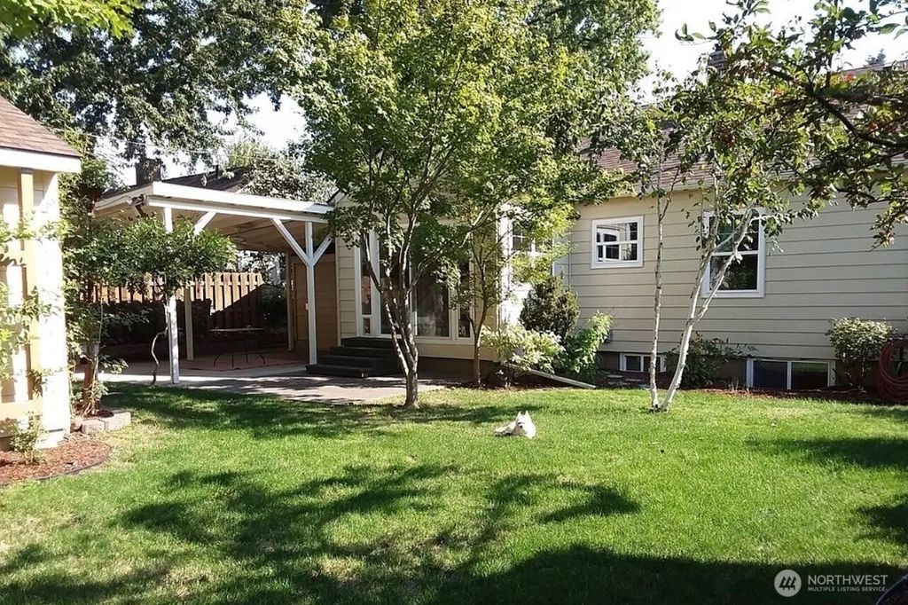 Photo of 1123 Olive Street, Walla Walla, WA 99362 (MLS # 2492703)