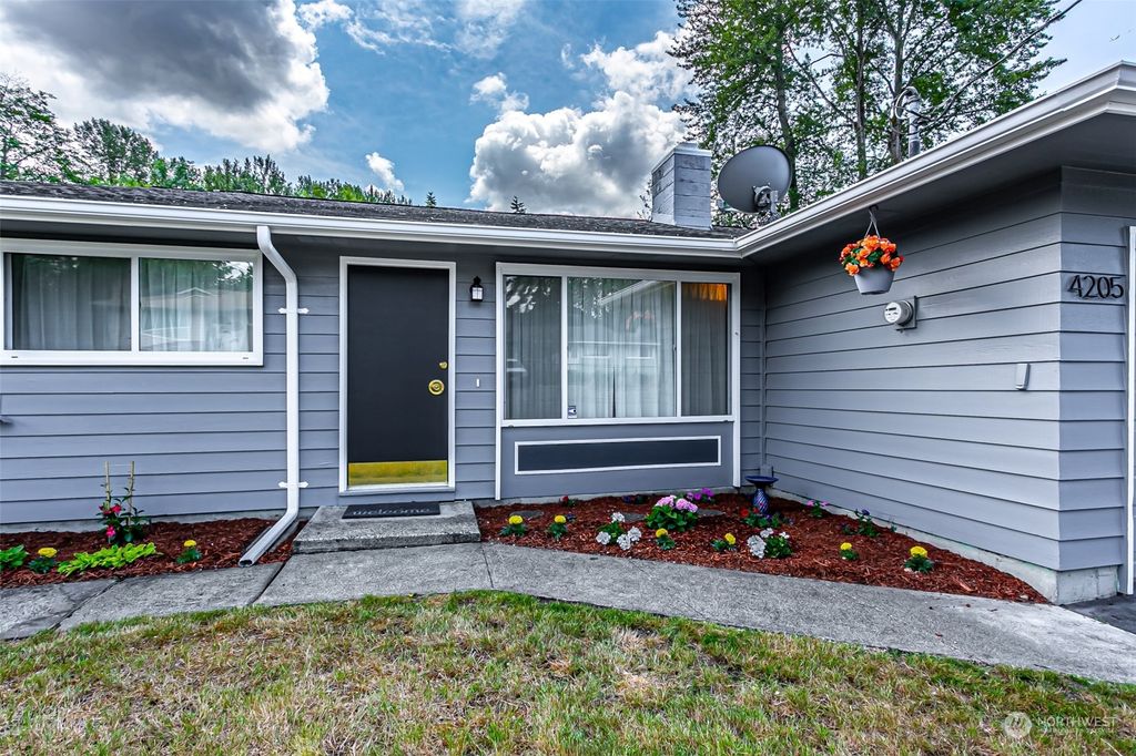 Photo of 4205 S 294th Street, Auburn, WA 98001 (MLS # 2130593)