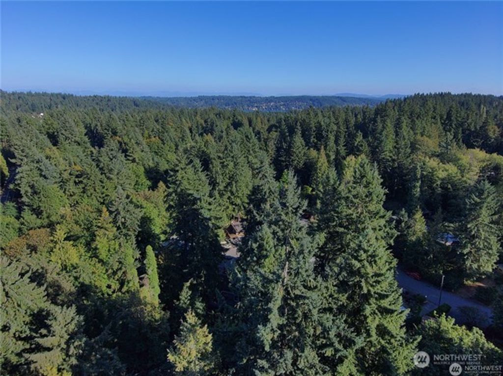 Photo of 185 xx 24th Place NE, Lake Forest Park, WA 98155 (MLS # 2447121)