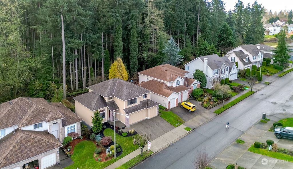 Photo of 417 SW 353rd Street, Federal Way, WA 98023 (MLS # 2183318)