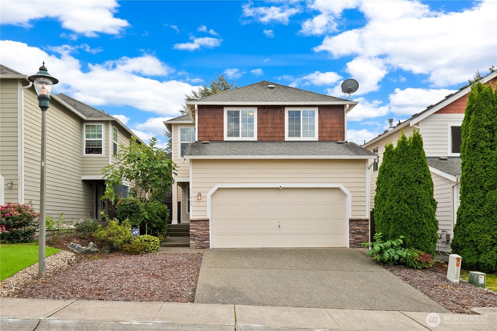 Photo of 11429 SE 195th Place, Kent, WA 98031 (MLS # 2582545)