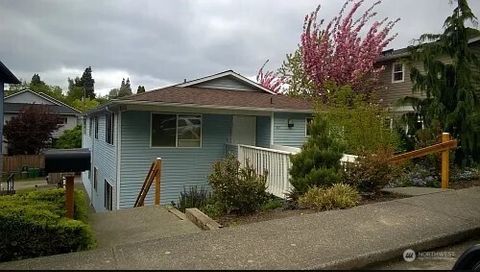 Photo of 5215 38th Avenue SW #2, Seattle, WA 98126 (MLS # 2389994)