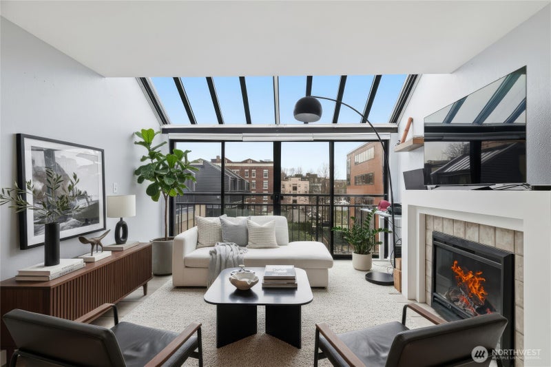 275 W Roy Street 412