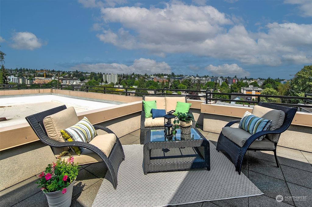 Photo of 225 NE 65th Street #503, Seattle, WA 98115 (MLS # 2072183)