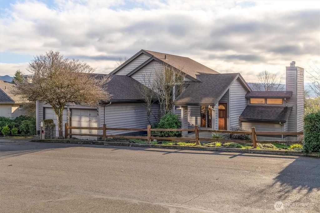 Photo of 2309 Trillium Heights, Longview, WA 98632 (MLS # 2468683)