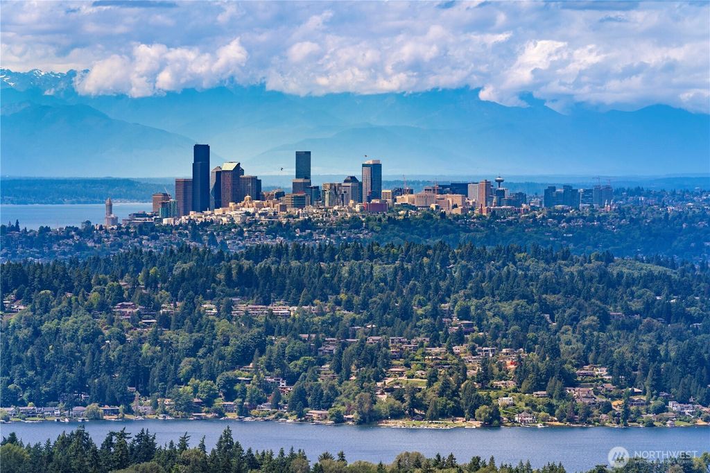 Photo of 5540 143rd Avenue SE, Bellevue, WA 98006 (MLS # 2381651)