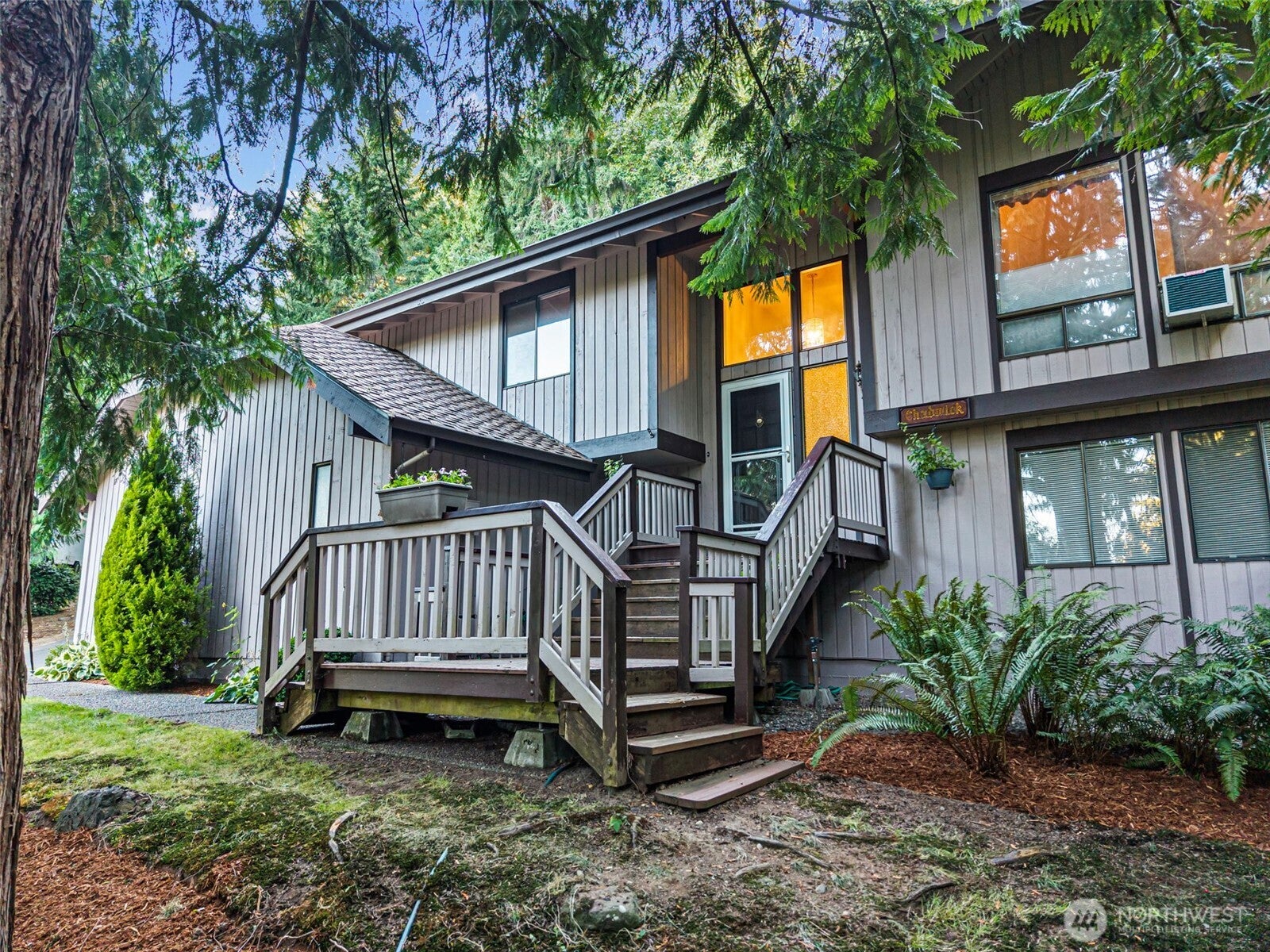 4417 NW Cascade Street