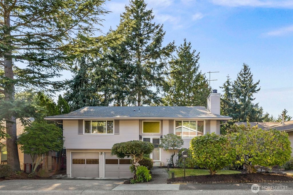 Photo of 24837 13th Avenue S, Des Moines, WA 98198 (MLS # 2424033)