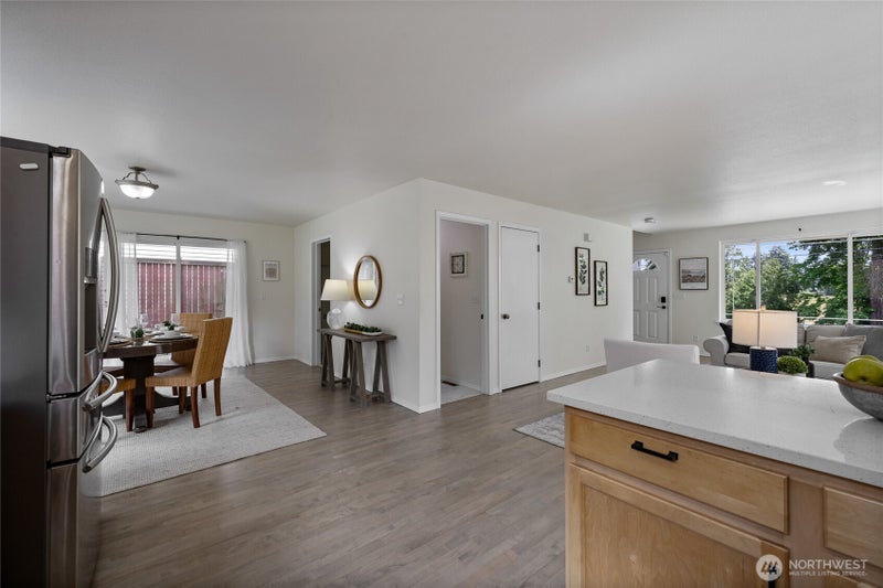 1641 Bayview Drive W