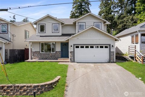 Photo of 1641 Bayview Drive W, Bremerton, WA 98312 (MLS # 2526019)
