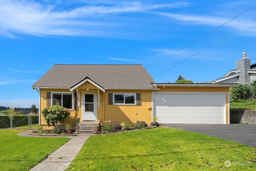 Photo of 1202 N 29th Street, Renton, WA 98056 (MLS # 2234649)