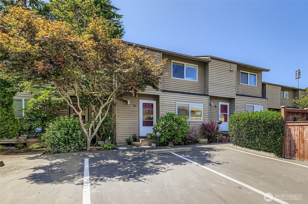 Photo of 120 124th Street SW #A5, Everett, WA 98204 (MLS # 2406814)